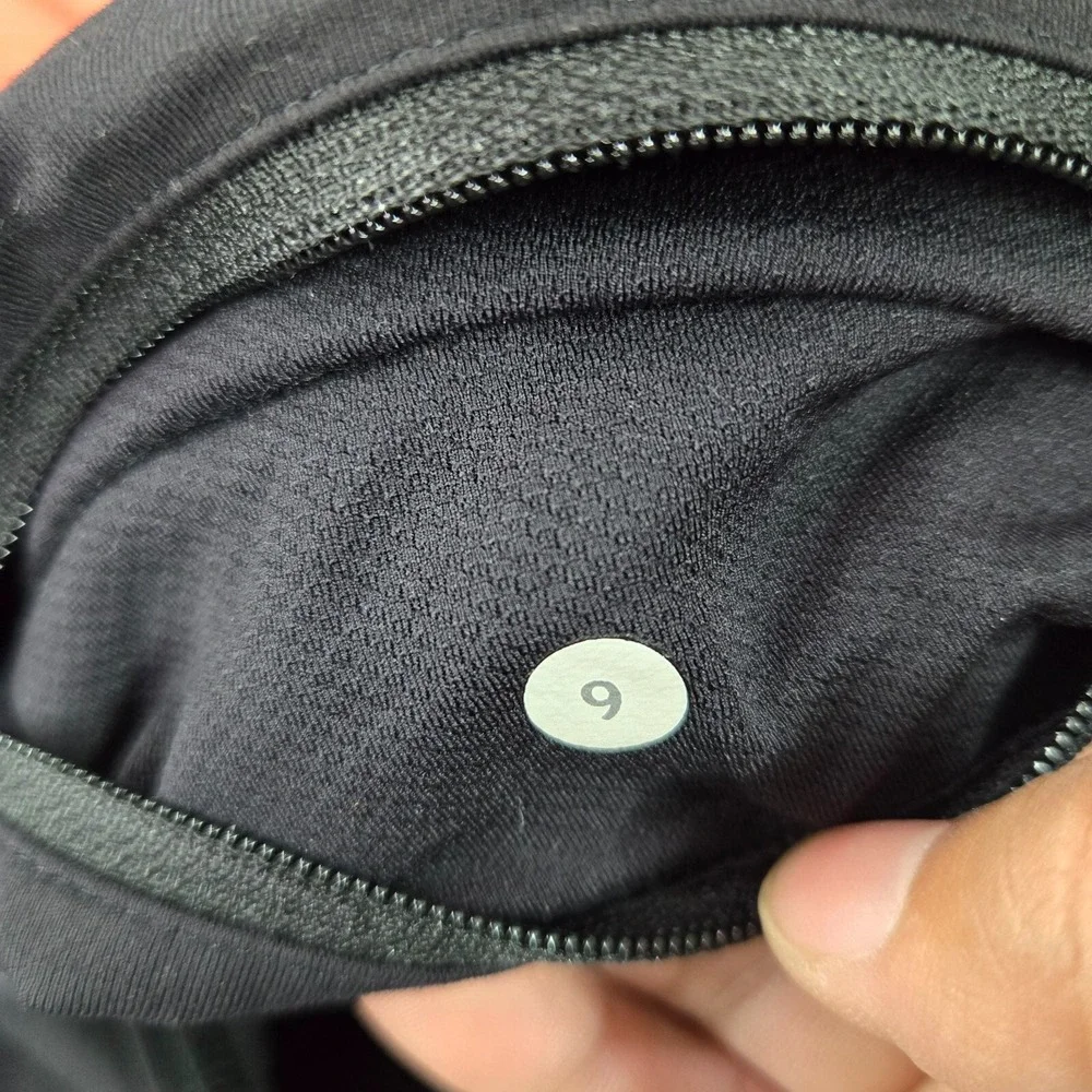 lululemon athletica ***holes item